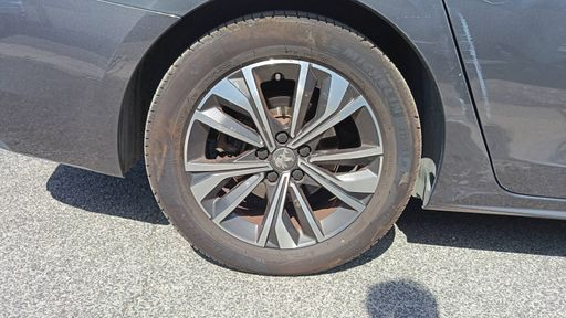 Peugeot 508 1.5 BlueHDi 130 EAT8 - Allure – 2021 – 142335 km – Diesel – Boîte Automatique — photo 29