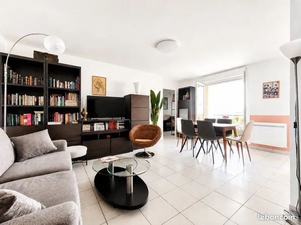 Appartement 3 pièces avec balcon + place de parking / Chalons-en-champagne