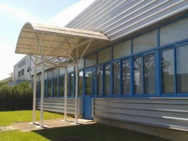 Local d'activité 1160 m²