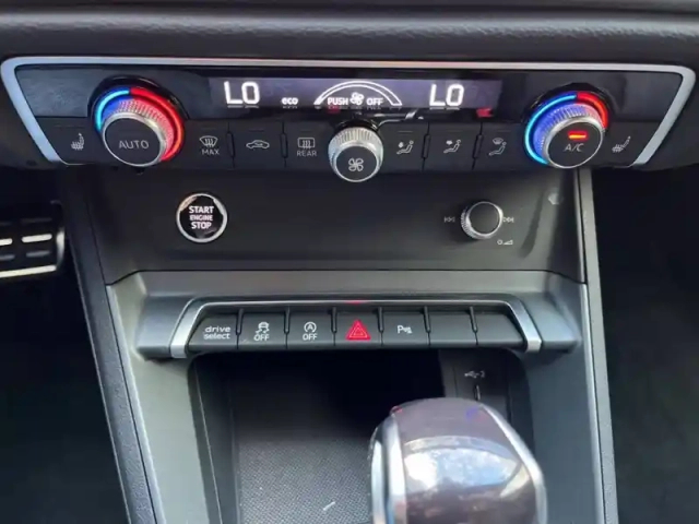 Audi Q3 35 tfsi 150 ch s tronic 7 — photo 61