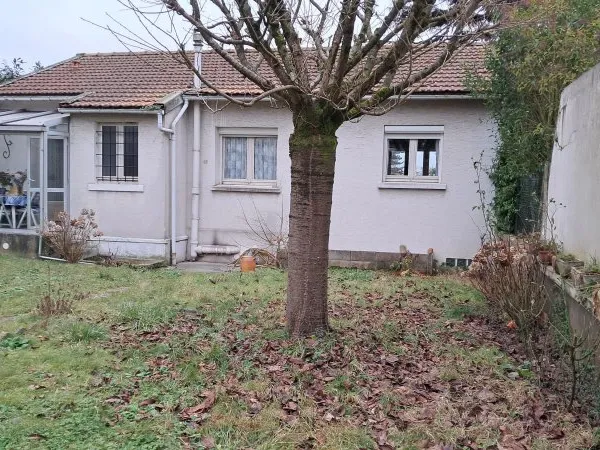 Vends maison Montretout sur une parcelle de 312m² avec travaux et gros potentiel de réaménagement