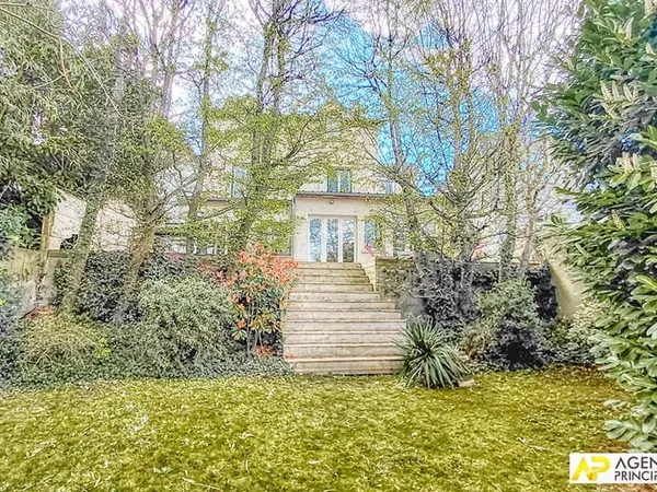 Versailles Montreuil Maison 7 pièces 165 m² habitables sur parcelle de 449 m²