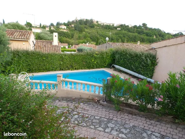 Villa à PIERREVERT 04860 tres calme avec vue