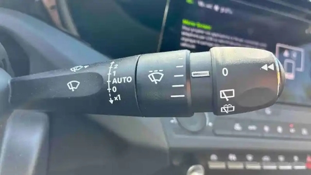 Peugeot 308 sw hybrid 145 e-dcs6 — photo 100