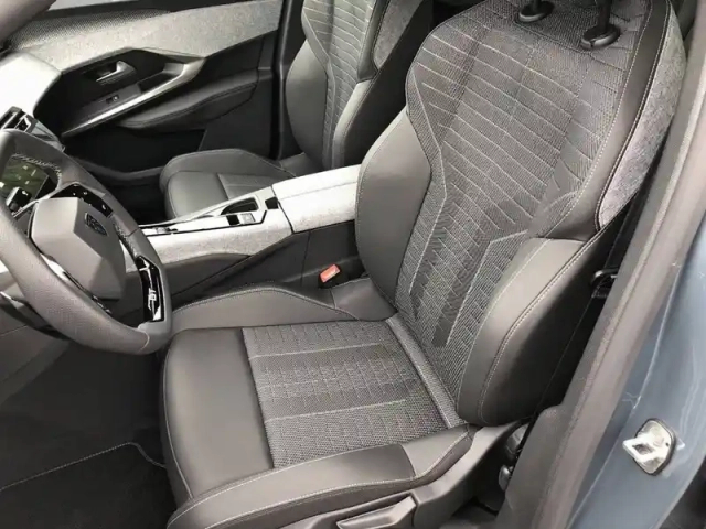 Peugeot 3008 hybrid 145 e-dcs6 — photo 11