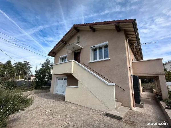 Maison rénovée 72 m² avec jardin de 550 m², balcon et grand garage - Lorette