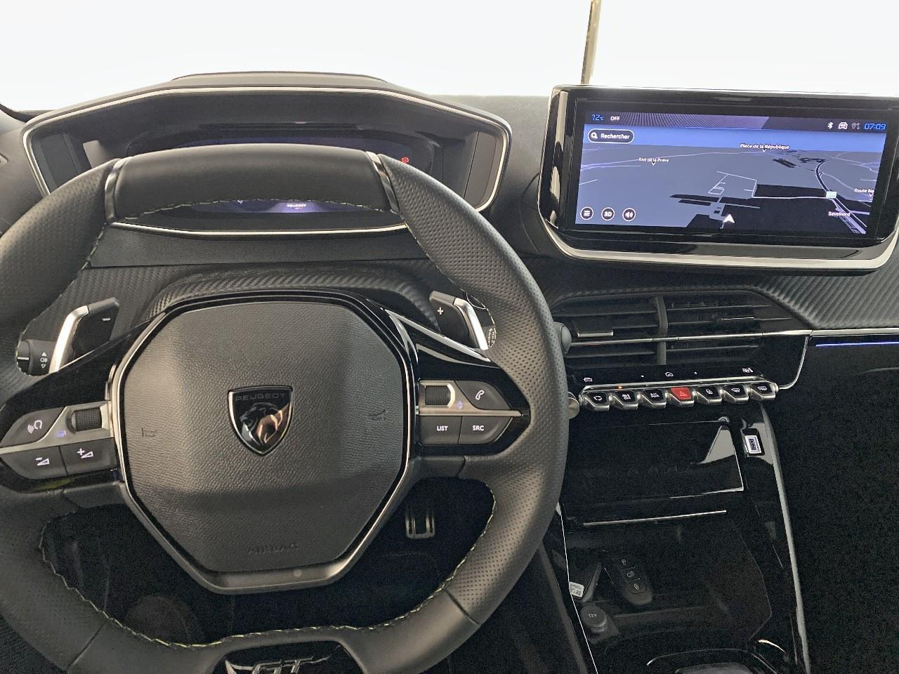 Peugeot 2008 hybrid 145 e-dcs6 gt — photo 15