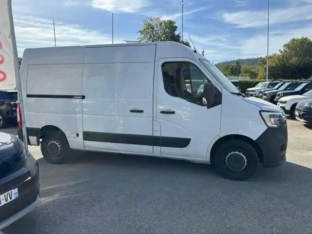 Renault Master fg f3300 l2h2 2.3 blue dci 135ch grand confort euro6 — photo 4