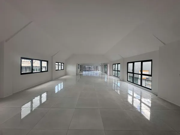 A louer bureaux 286m² R+1 à Baie-Mahault Jarry