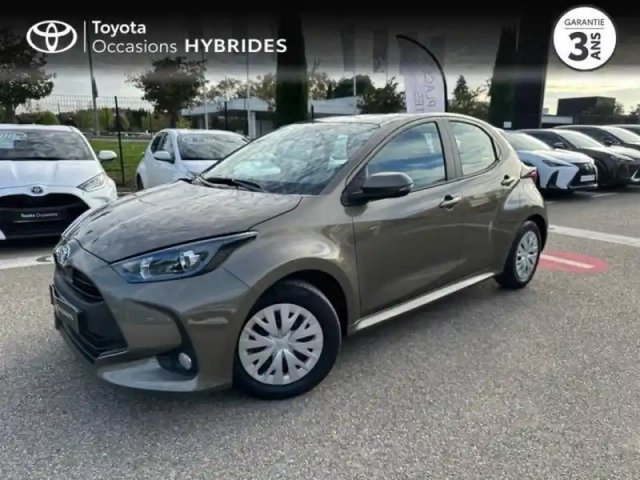 Toyota Yaris 116h dynamic business 5p + programme beyond zero academy my22