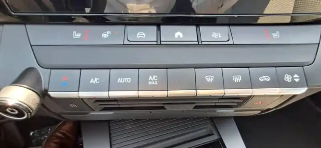 Opel Astra 1.2 turbo hybride 145 ch automatique — photo 13