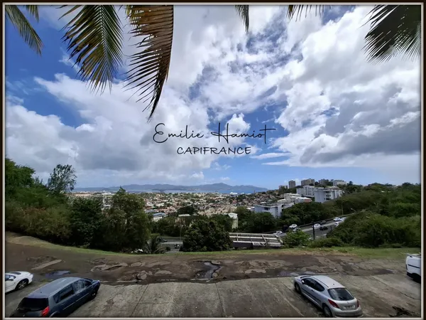A louer - Appartement 2 pièces avec vue mer - Fort de France