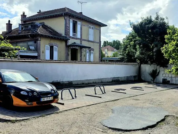 Garage/Parking