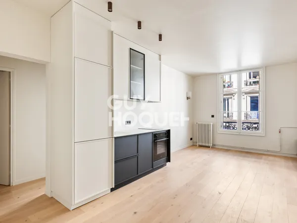 3 pièces rénové par architecte - 47.25 m² - Martyrs 09