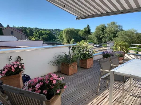 F4 STANDING DE 140 M² AVEC TERRASSE DE 40 M²