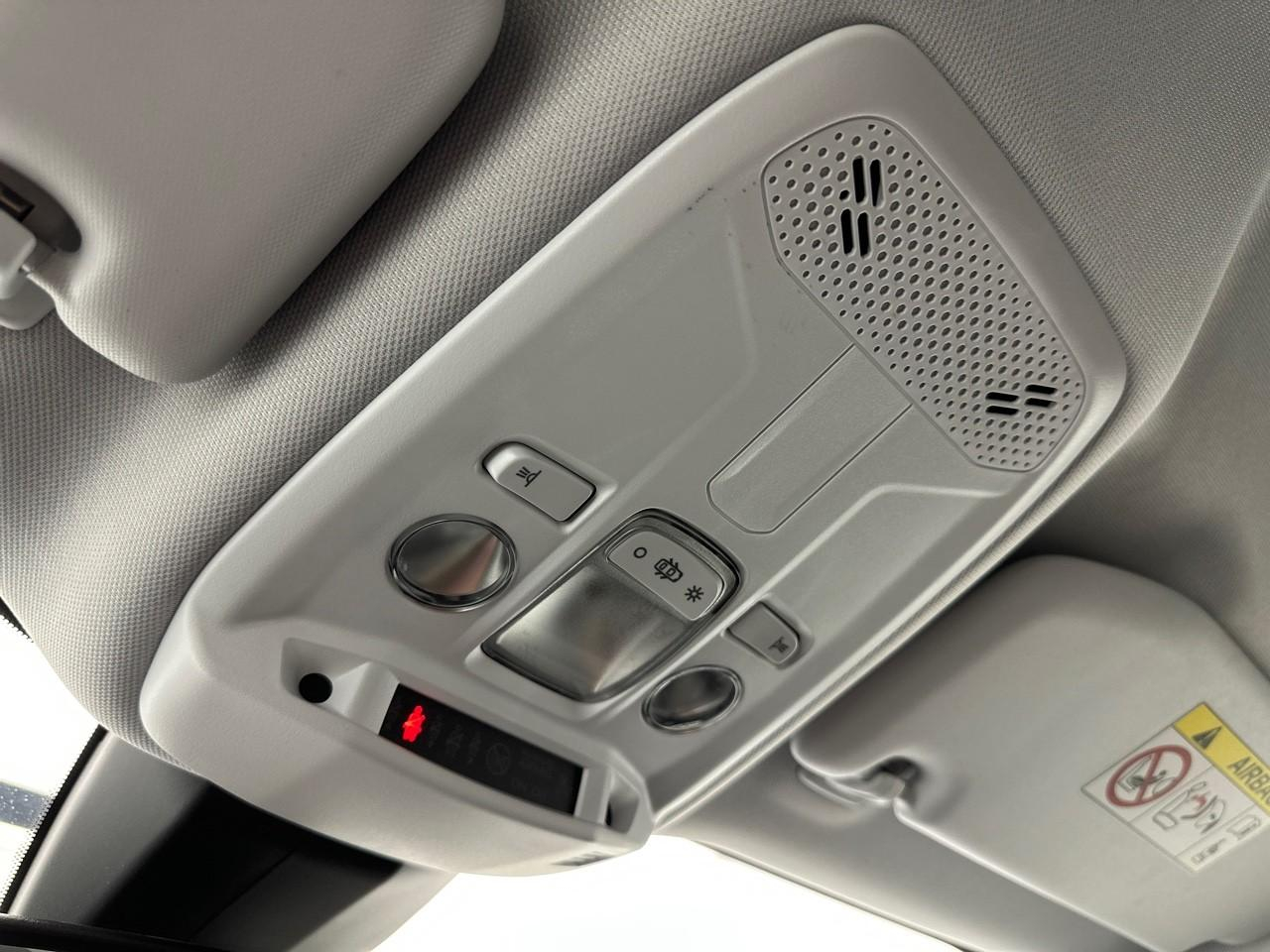 Peugeot 2008 puretech 130 s&s bvm6 allure pack — photo 32