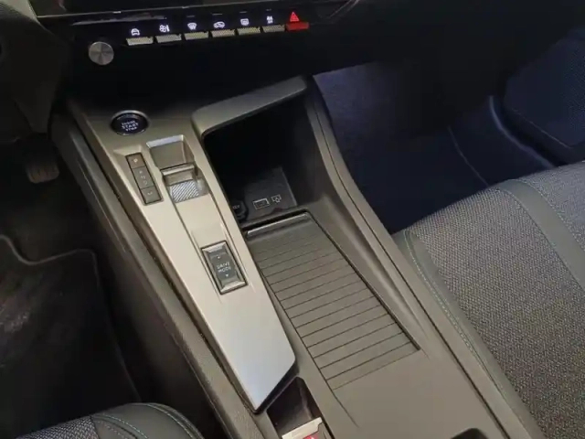 Peugeot 308 sw 1.5 bluehdi 130ch s&amp;s allure eat8 — photo 12