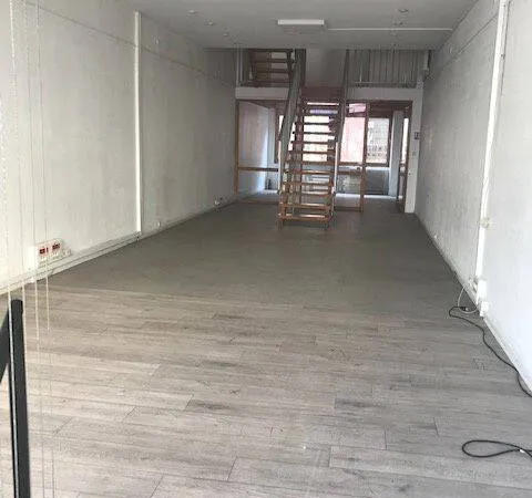 Local commercial 270 m²