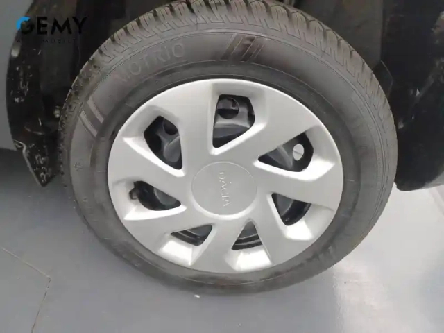Dacia Sandero sce 75 — photo 11