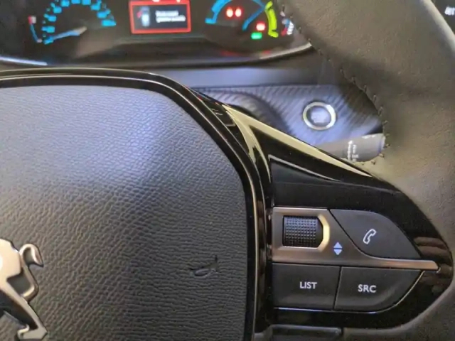 Peugeot 2008 electrique 136 ch — photo 6