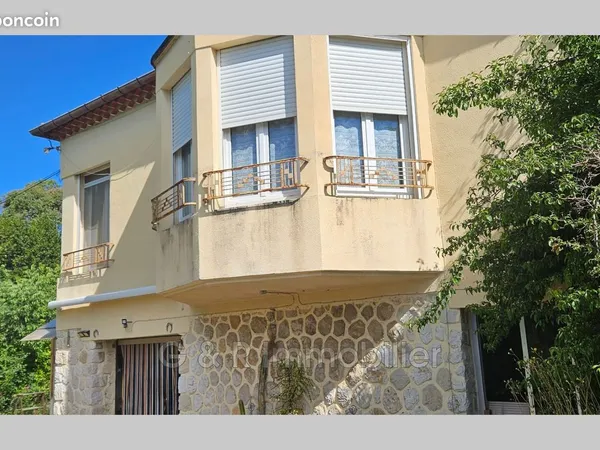 Maison 5 pièces 140 m²