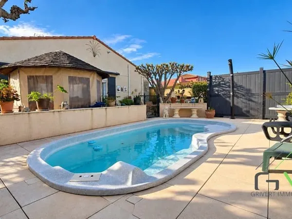 Charmante maison de village avec piscine à Vergèze