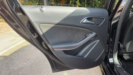 Mercedes Classe A 200 156 7G-DCT - Fascination – 2017 – 149236 km – Essence – Boîte Automatique — photo 21