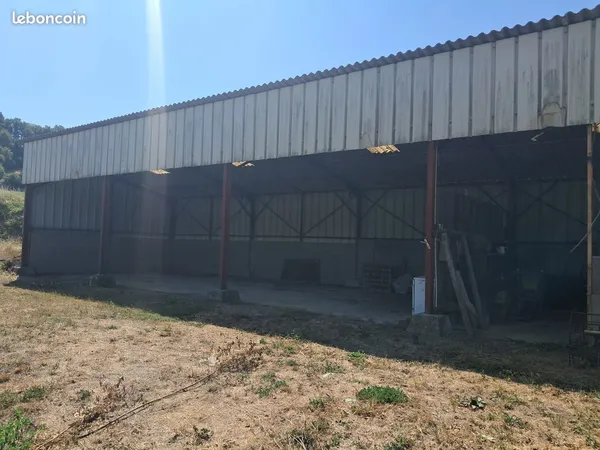Hangar à louer
