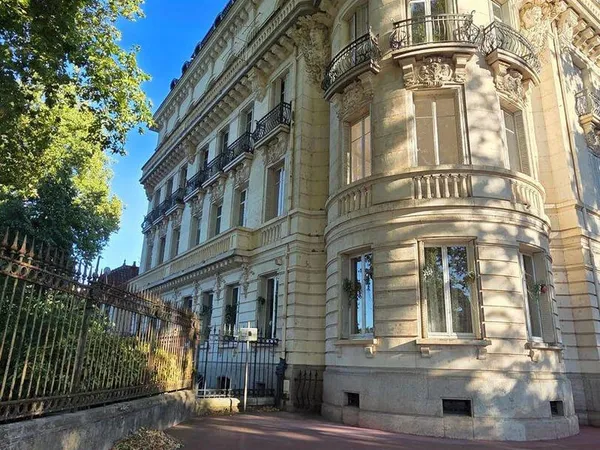 Appartement 6 pièces 194 m²