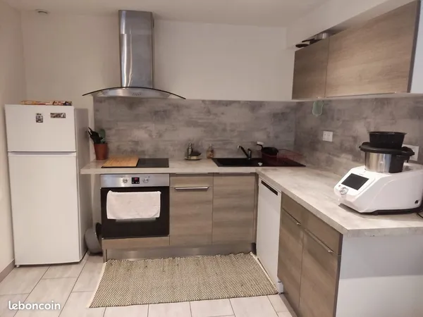 A louer T3, rénové à neuf, meublé avec balcon 54 m2