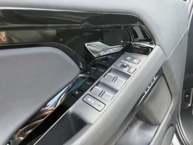 Land Rover Range Rover evoque 1.5 p270e phev 269ch dynamic se — photo 14