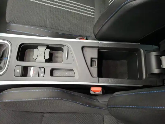 Renault Megane mégane iv berline tce 140 fap — photo 55