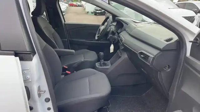 Dacia Sandero eco-g 100 — photo 15