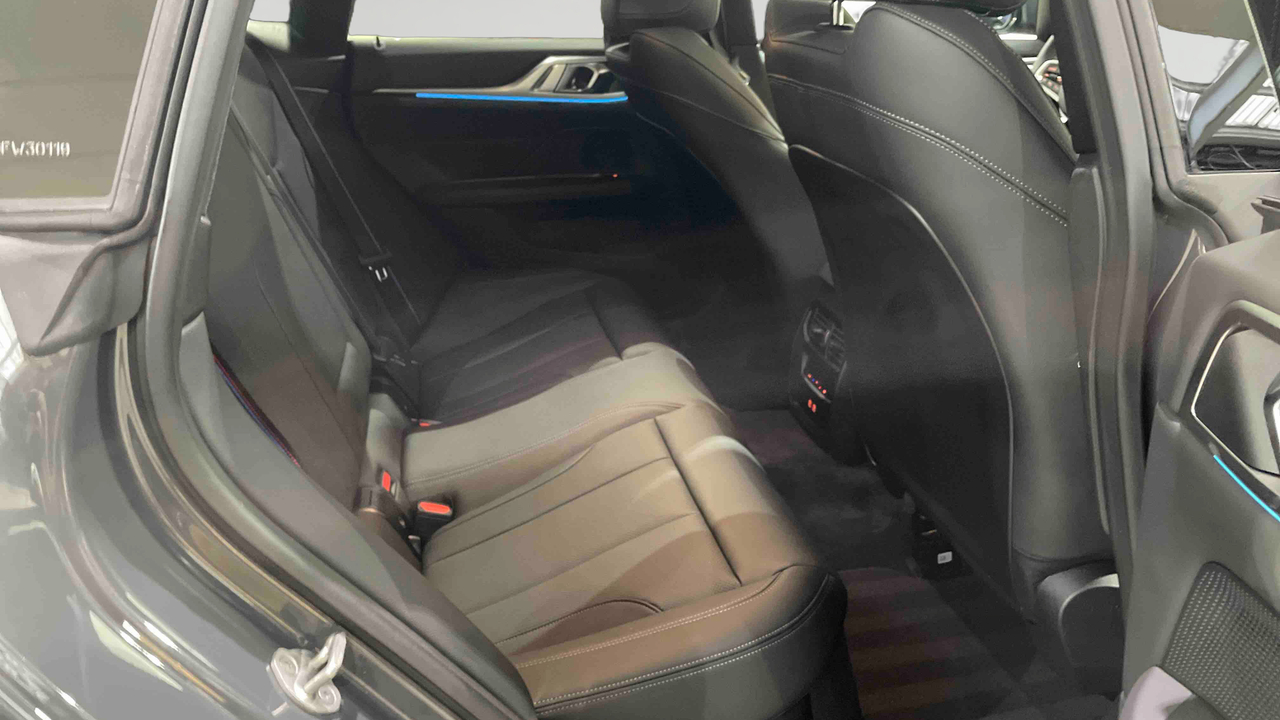 BMW i4 xDrive40 401 ch BVA — photo 13