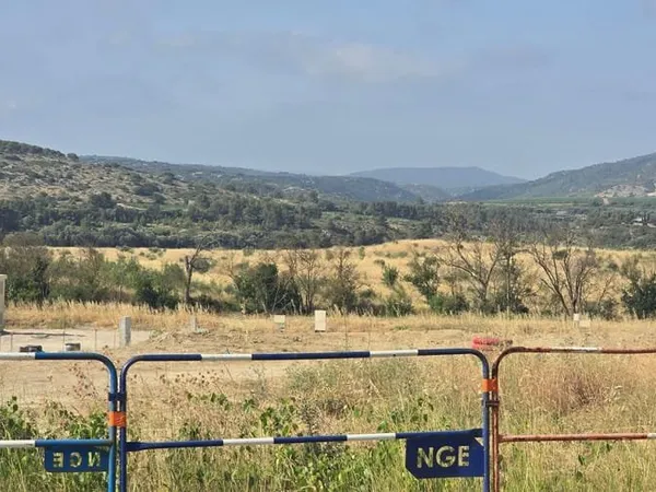 Terrain 717 m²