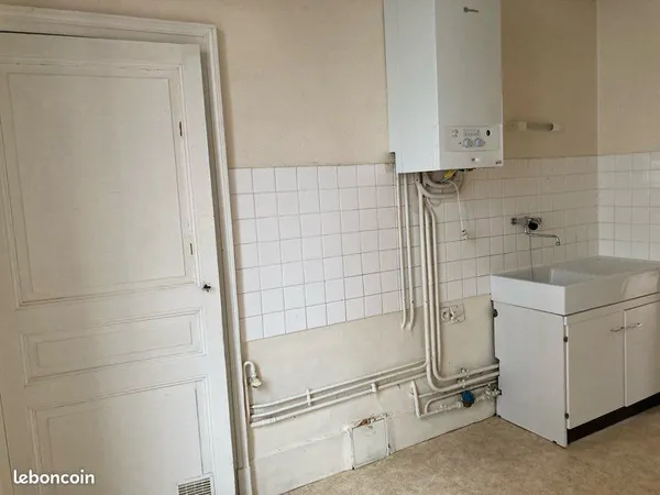 Location appartement 50m2 Vieux Montluçon