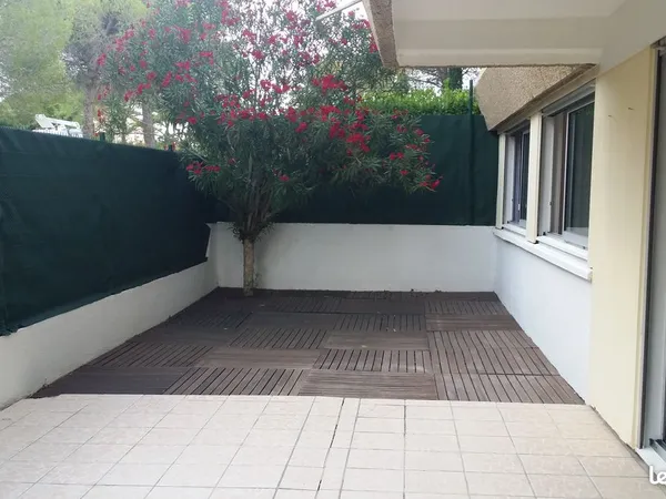 T3 de 67 m² aux Collines d'Estanove en RDJ