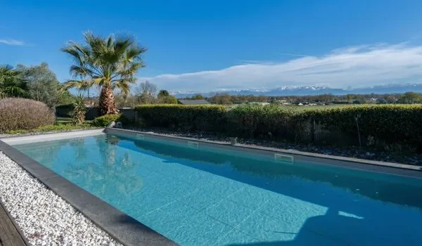 Maison 8 pièces 317 m²