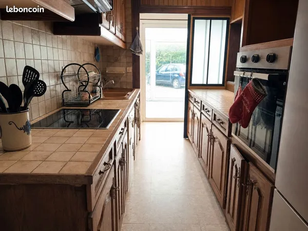 Maison de plain-pied atypique avec grand jardin et garage - tours