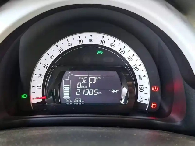 Renault Twingo iii e-tech — photo 31