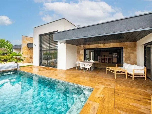 Maison 7 pièces 187 m²