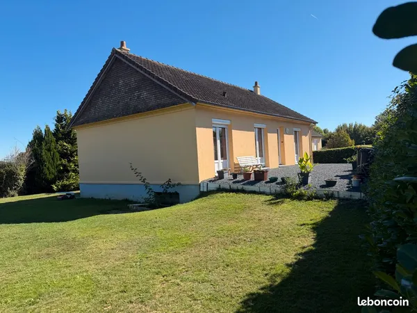 À THEREVAL, dans le bourg. EN EXCLUSIVITÉ Un pavillon de 80m² en viager occupé sur une tête