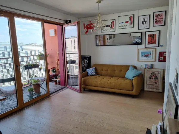 Loue appartement 27m² Paris 17ème - Batignolles, studio lumineux avec balcon