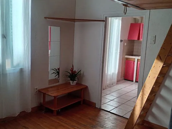 Studio 2pieces meublé avec balcon
