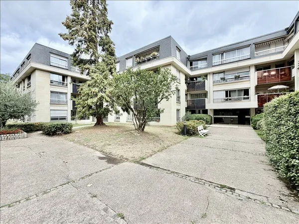Studio meublé 28 m² - RDC, cuisine indépendante - Versailles
