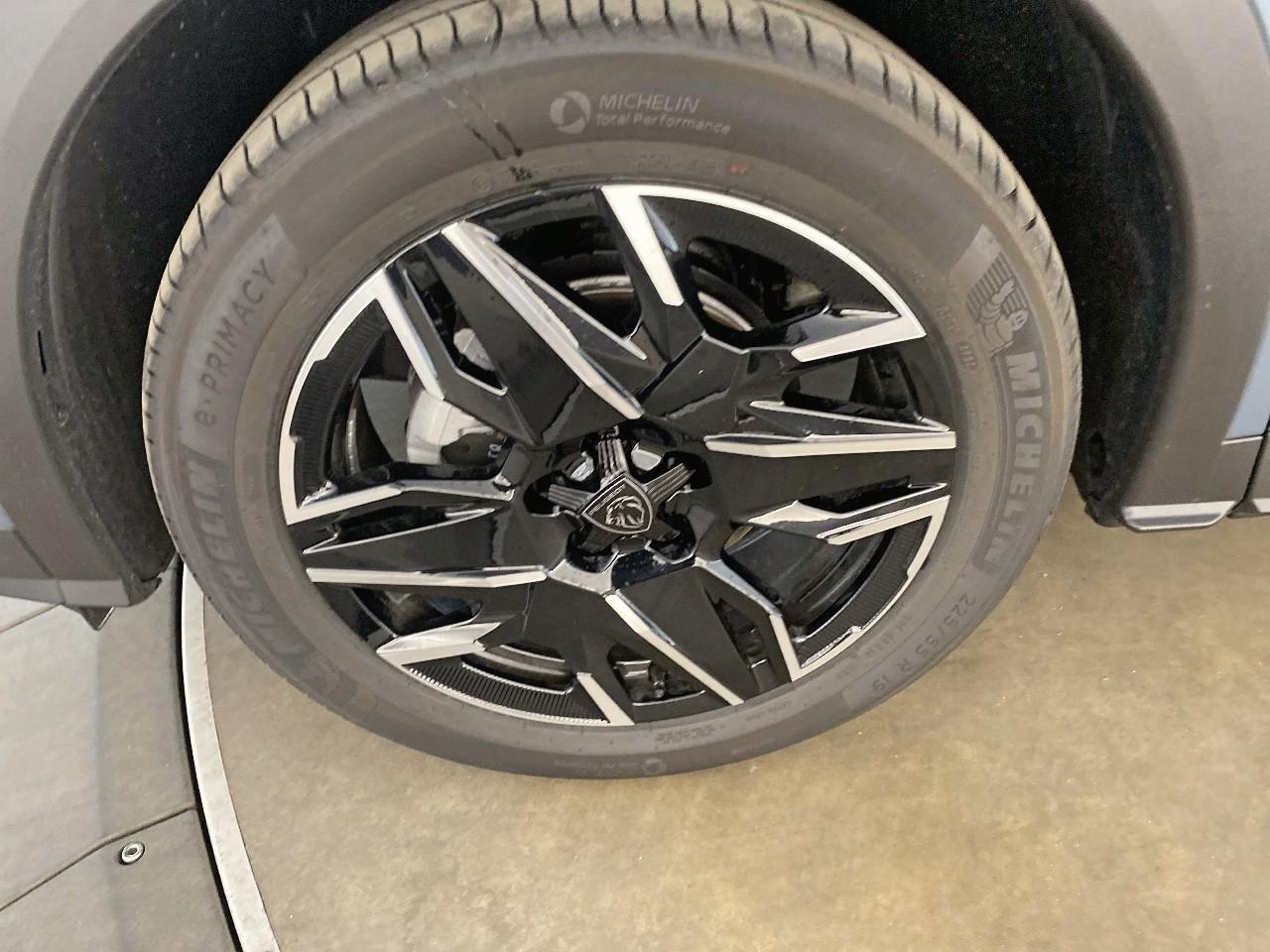 Peugeot 3008 hybrid 145 e-dcs6 allure — photo 11
