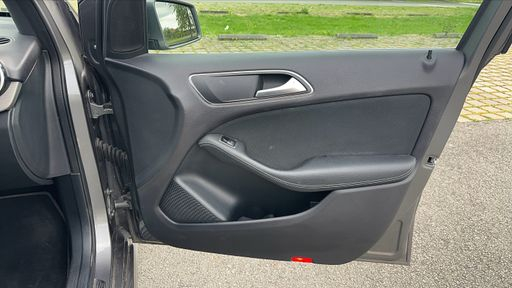 Mercedes Classe B 180 122 7G-DCT - Inspiration – 2018 – 89870 km – Essence – Boîte Automatique — photo 25