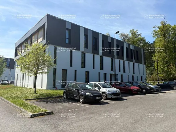Bureaux 139 m²