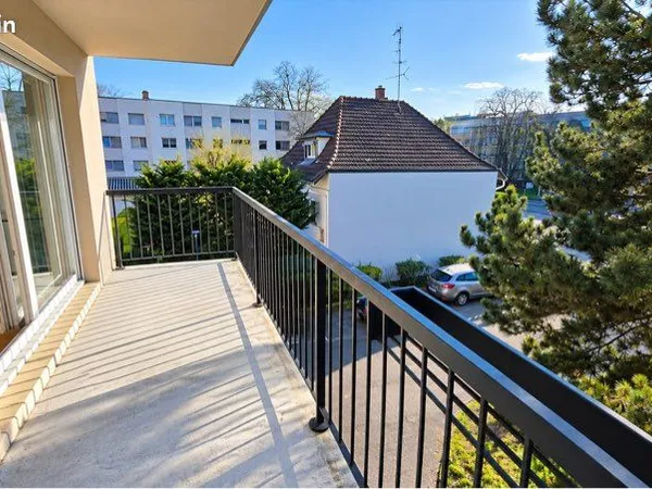 T4 D'ANGLE SUD-OUEST - 82 m² - TERRASSE - GARAGE BOX FERMÉ - CAVE - COLMAR - quartier Maraichers