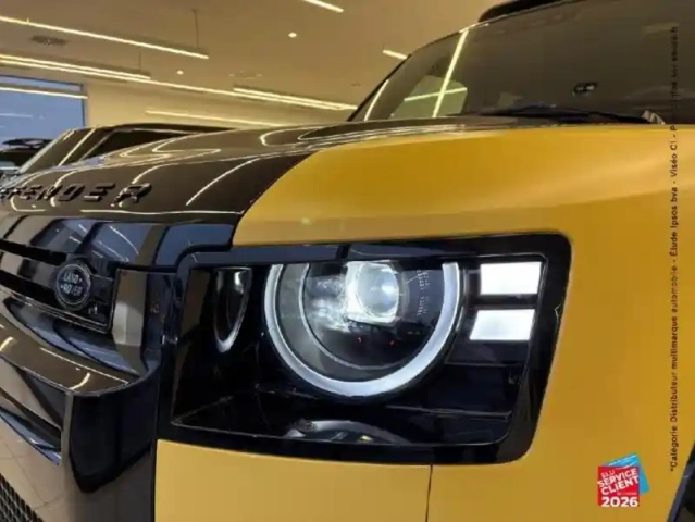 Land Rover Defender 110 2.0 p300e phev trophy edition deep sandglow — photo 28